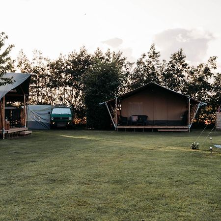 Finse Woning Op Camping De Tulpenweide Breezand Екстериор снимка