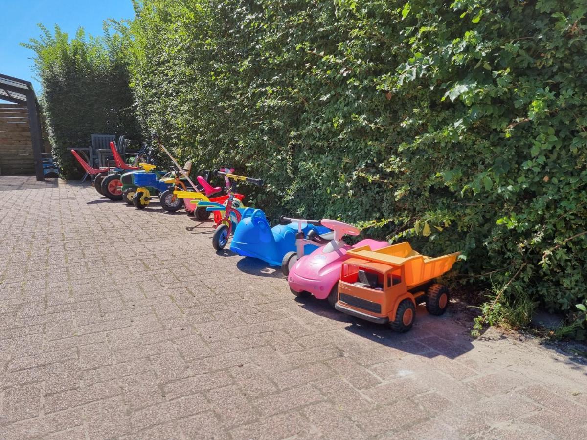 Finse Woning Op Camping De Tulpenweide Breezand Екстериор снимка