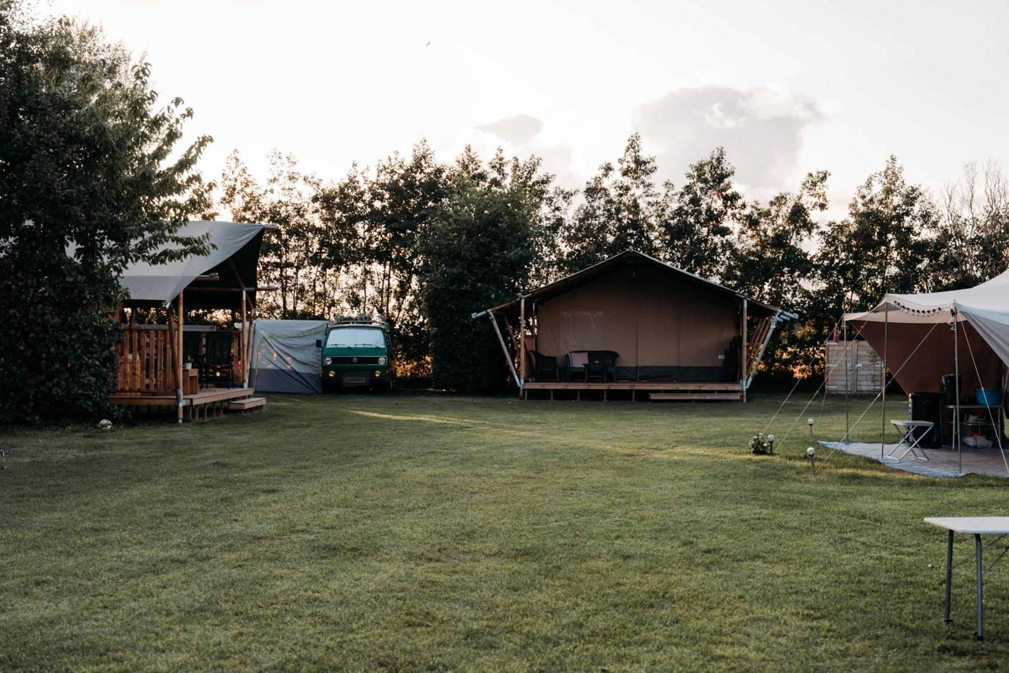 Finse Woning Op Camping De Tulpenweide Breezand Екстериор снимка